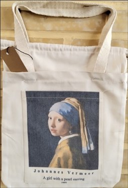 تصویر  كيف خريد متوسط 37*31 (طرح دختري با گوشواره مرواريد)